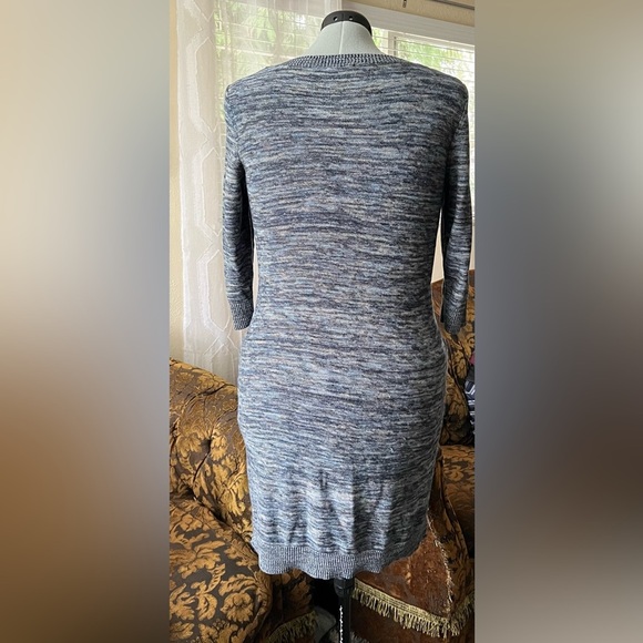 Elegant Knit Dress - Picture 7 of 11